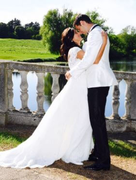 Mandinha Martinez and Emiliano Martinez on their wedding day.